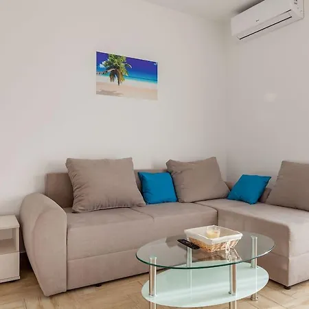 Sanja Suta Podstrana