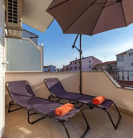 Sanja Suta * Podstrana