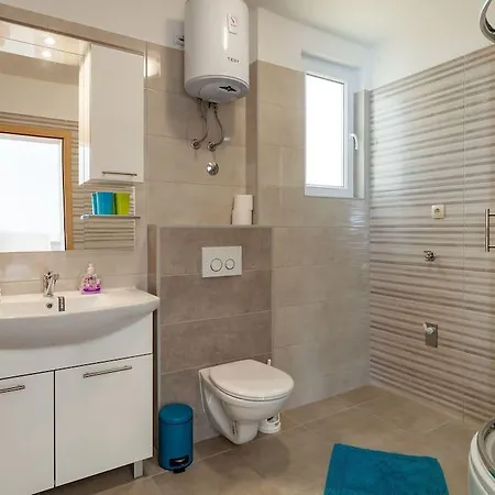 Sanja Suta Podstrana