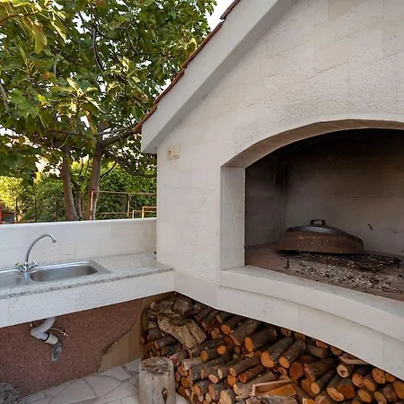 Sanja Suta * Podstrana