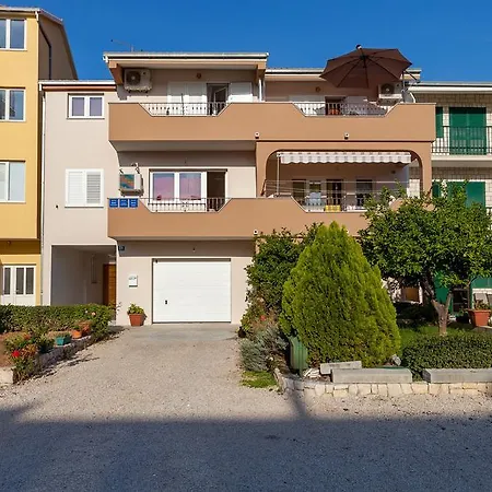 Sanja Suta Podstrana